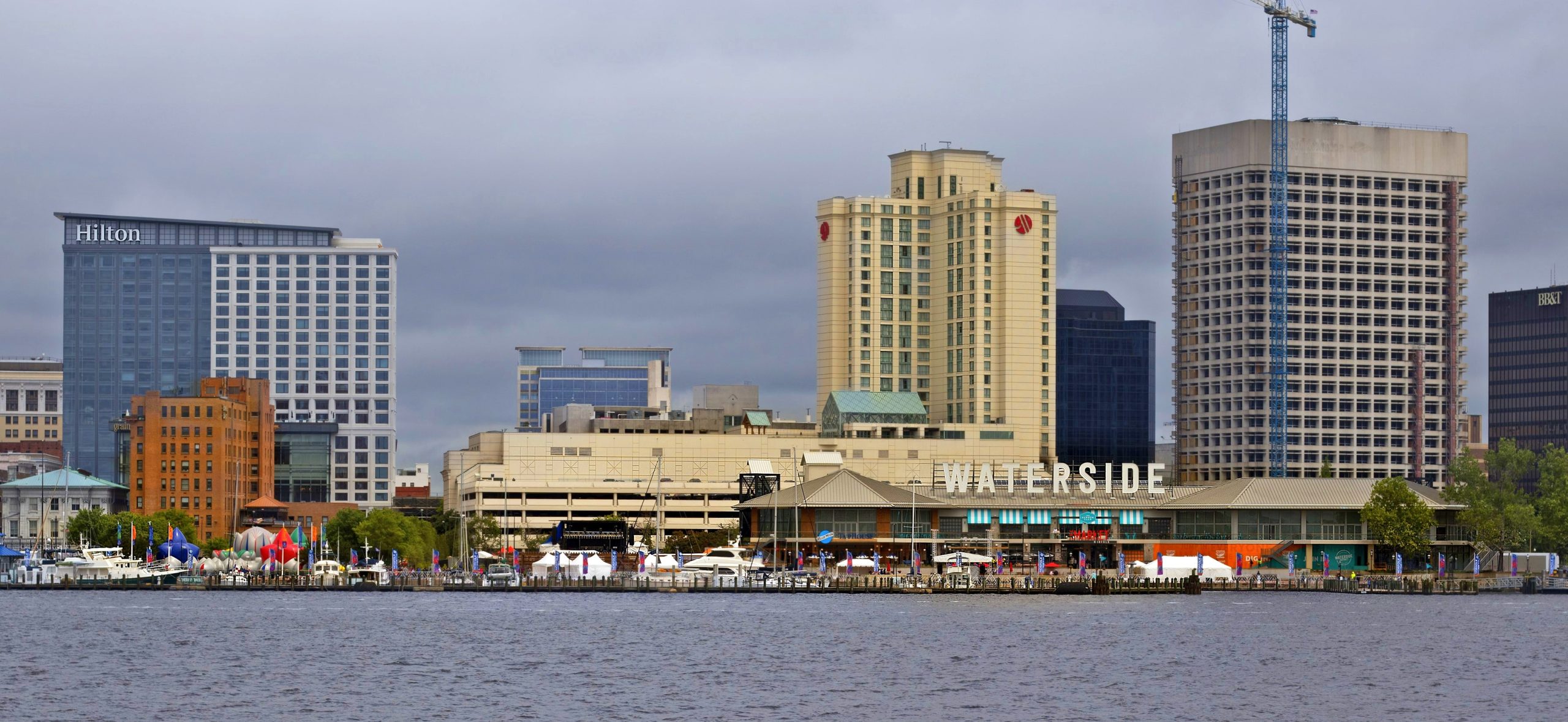 waterside-district-norfolk-va-parking
